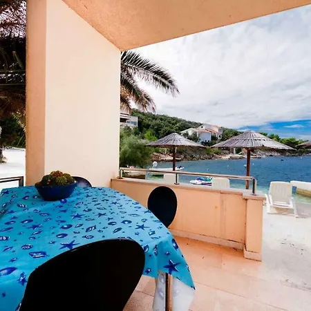 Savar - Ilo Διαμέρισμα Brbinj