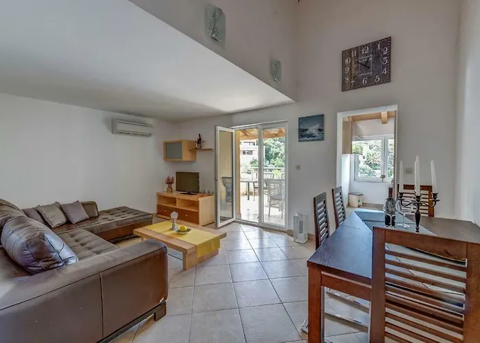 Savar - Ilo Apartman