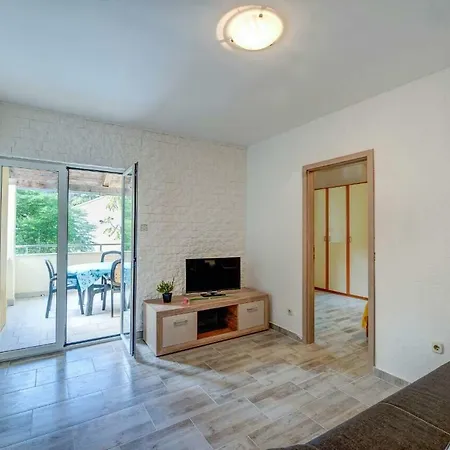 Apartment Savar - Ilo Brbinj