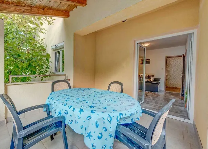 Savar - Ilo Apartman *