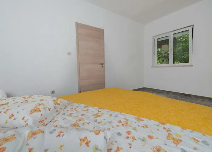 Savar - Ilo Apartman *