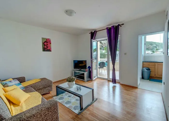 Savar - Ilo Apartman *